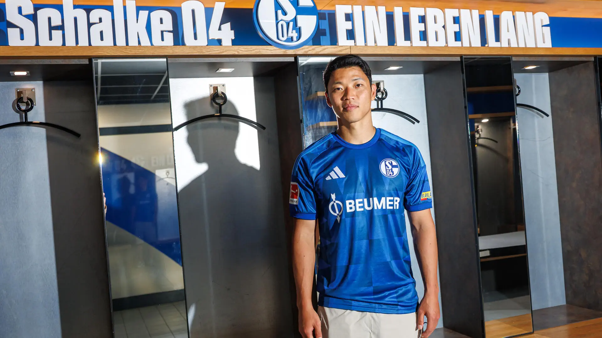 „Die Stimmung ist Wahnsinn“ – Hee Chan Hwang freut sich auf die Schalker Fans